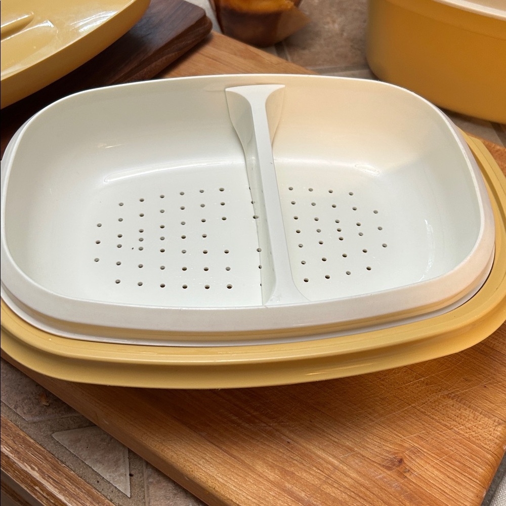 Vintage Tupperware Steamer Harvest Gold - Picture 4 of 7